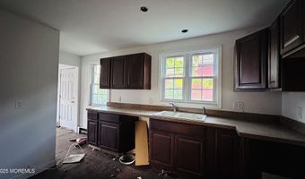 3 Shreve St, Wrightstown, NJ 08562