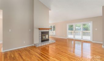 2 New Cross South S, Asheville, NC 28805