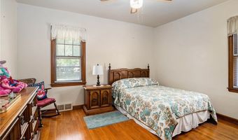 907 W 50th St, Ashtabula, OH 44004