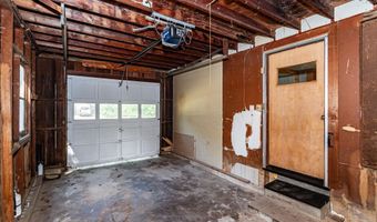 228 Hilltop Rd, Ames, IA 50014