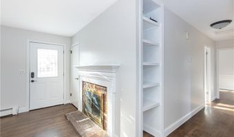 11 Granada Ter, Middletown, RI 02842