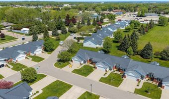 923 W WINDTREE Dr, Appleton, WI 54914