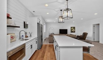1304 NE 53rd Ct, Ankeny, IA 50021