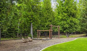 1201 Paradise Valley Rd, Bonners Ferry, ID 83805