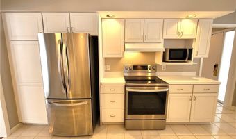 325 Inwood Trl, Aurora, OH 44202