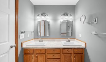 4055 Pontiac Trl, Ann Arbor, MI 48105