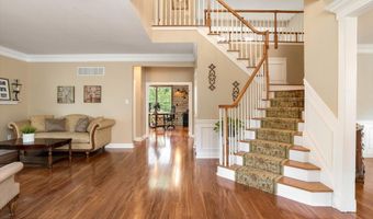 6 Sleepy Hollow Ct, Allentown, NJ 08501