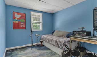 19 Hardwick St, Cumberland, RI 02864
