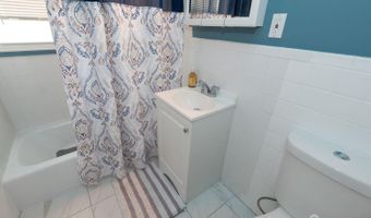 727 E Woodbridge Ave E, Avenel, NJ 07001