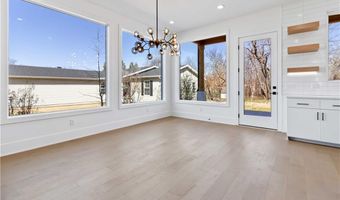 727 NE 2nd St, Bentonville, AR 72712