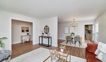 413 Claymont Dr, Ballwin, MO 63011
