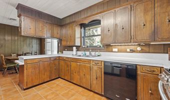 1912 Mimosa St, Abbeville, LA 70510