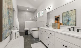 14450 Aurora Ln, Basehor, KS 66007