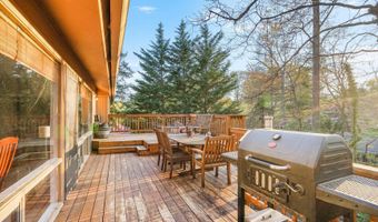 4024 IVA Ln, Annandale, VA 22003