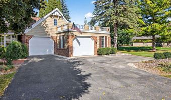 9 MEADOWBROOK Ln, Appleton, WI 54914