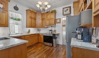 702 S Van Buren St, Auburn, IN 46706