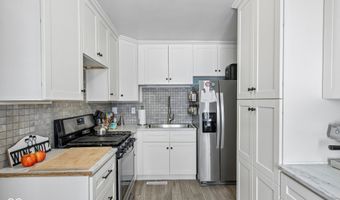 137 N 4th Ave, Beech Grove, IN 46107