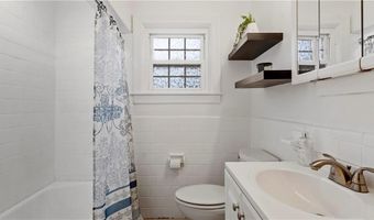 2 Reservoir Ave, Johnston, RI 02919