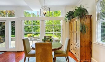 12 Howe St, Bristol, RI 02809