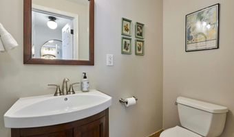 255 N BRYAN St, Arlington, VA 22201