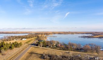 3512 Marguerite Dr, Waubay, SD 57273