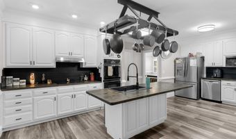 967 Five Points Rd, Barnesville, GA 30204