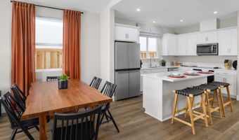 2460 MIDNIGHT Ln, Santa Rosa, CA 95403