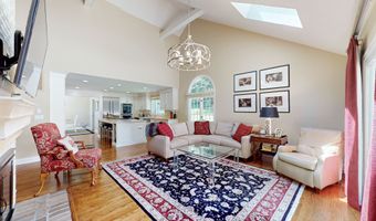 12 Lyndenwood Dr, Brookfield, CT 06804