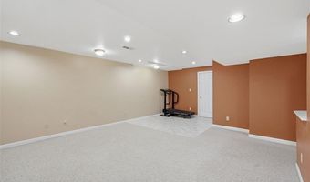 305 Oak Top Ct, Ballwin, MO 63021