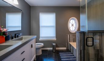3930 Newport Way, Arlington Heights, IL 60004