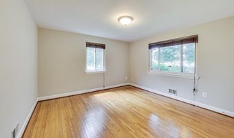 8617 LYNBROOK Dr, Bethesda, MD 20814