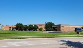 1661 Kensington Dr, Algonquin, IL 60102