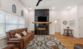 1110 Whistler St, Bentonville, AR 72713