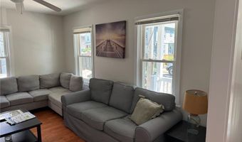 20 Narragansett Ave, Newport, RI 02840