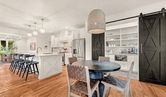 103 NE 7th St, Bentonville, AR 72712