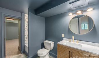 35 McKinney Rd, Asheville, NC 28805