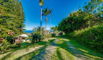 29 Door Of Faith Rd, Haiku, HI 96708