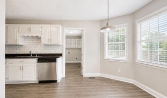 1215 Heatherwood Dr, Arab, AL 35016
