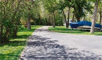 11621 Maple Springs Dr SE, Alexandria, MN 56308