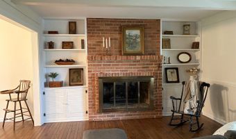 909 E Rockwell St, Arlington Heights, IL 60005