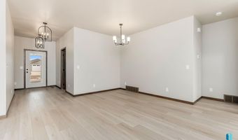 2405 E Tinley St, Brandon, SD 57005