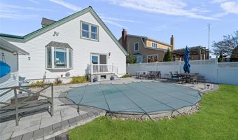 38 Bayside Pl, Amityville, NY 11701