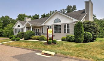 61 Pondview Cir 61, Beacon Falls, CT 06403