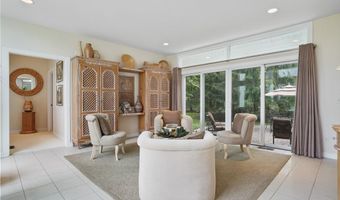 255 Bonnie Ln, Aurora, OH 44202