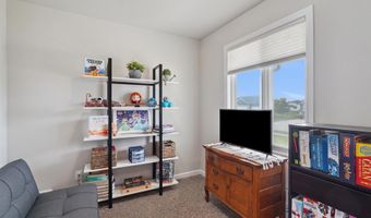 2714 NW 23rd St, Ankeny, IA 50023