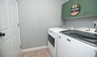 864 Thornbird Cir, Boiling Springs, SC 29316