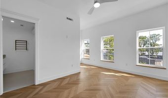 500 SW B St 3, Bentonville, AR 72712