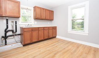 6 Crescent St, Ansonia, CT 06401