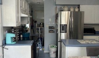 40 N Richmond St, Auxier, KY 41602