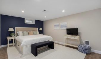 161 Seawynds Dr, North Kingstown, RI 02852